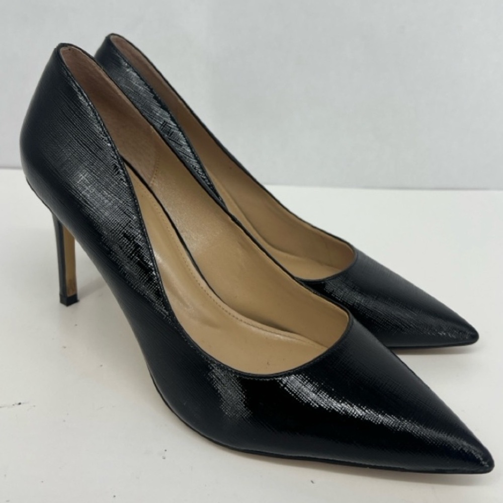 WHITE HOUSE BLACK MARKET Classic Black Pointed Toe Women's Pumps